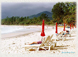 KataBeach_250A.jpg (21953 bytes)