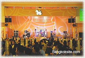 CentralWorld5_280.jpg (27870 bytes)