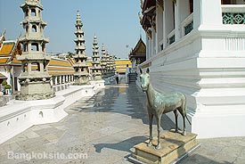 WatSuthat113.JPG (22791 bytes)