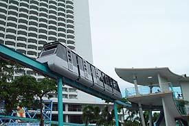 MnonRail.JPG (20406 bytes)