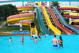 PattayaPark2AM.jpg (28477 bytes)