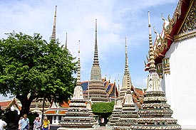 Chedi2.JPG (28396 bytes)