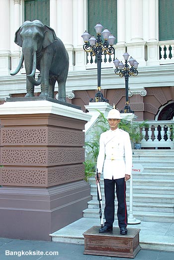 GrandPalace101.JPG (59733 bytes)