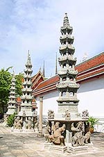 WatPho1088M.JPG (18481 bytes)